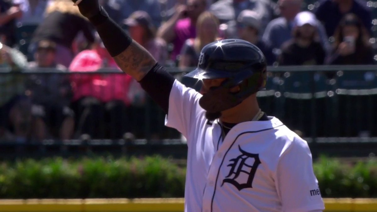 . Javier Báez does it again, driving in a run to put the Tigers on the board! #RepDetroit