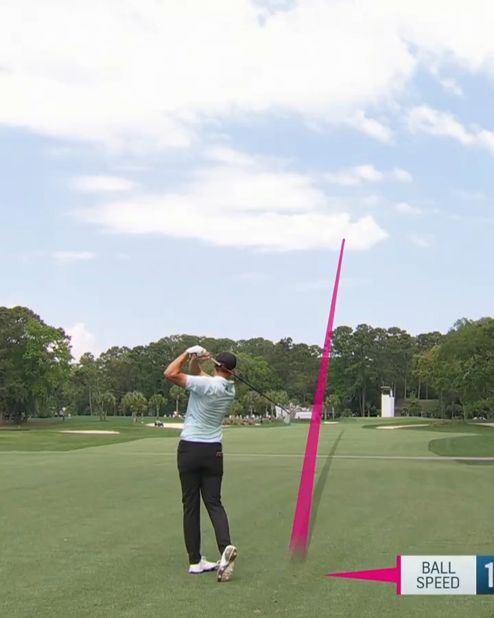 Hitting a 2-iron this close from 272 should be illegal. Ludvig. Is. A. Problem.