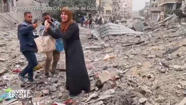 🔴Son mari, son fils et ses trois filles ont été tués. Madame Ba-aloshi était partie acheter de quoi fêter l’anniversaire de son époux. À son retour, elle découvre sa maison bombardée, avec toute sa famille sous les décombres. 📺⏯ #EnvoyéSpécial #Gaza