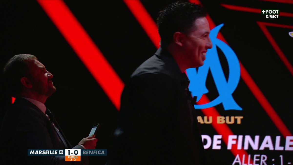 La joie de Samir Nasri en plateau sur le but de Moumbagna. 😂💙🤍