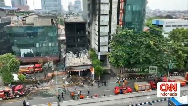 Sebanyak tujuh orang tewas setelah terjebak dalam kebakaran sebuah Ruko Toko Bingkai yang terletak di Mampang Prapatan, Jakarta Selatan, pada Kamis (18/4) malam. Selain korban meninggal dunia, ada lima orang lain yang terluka.