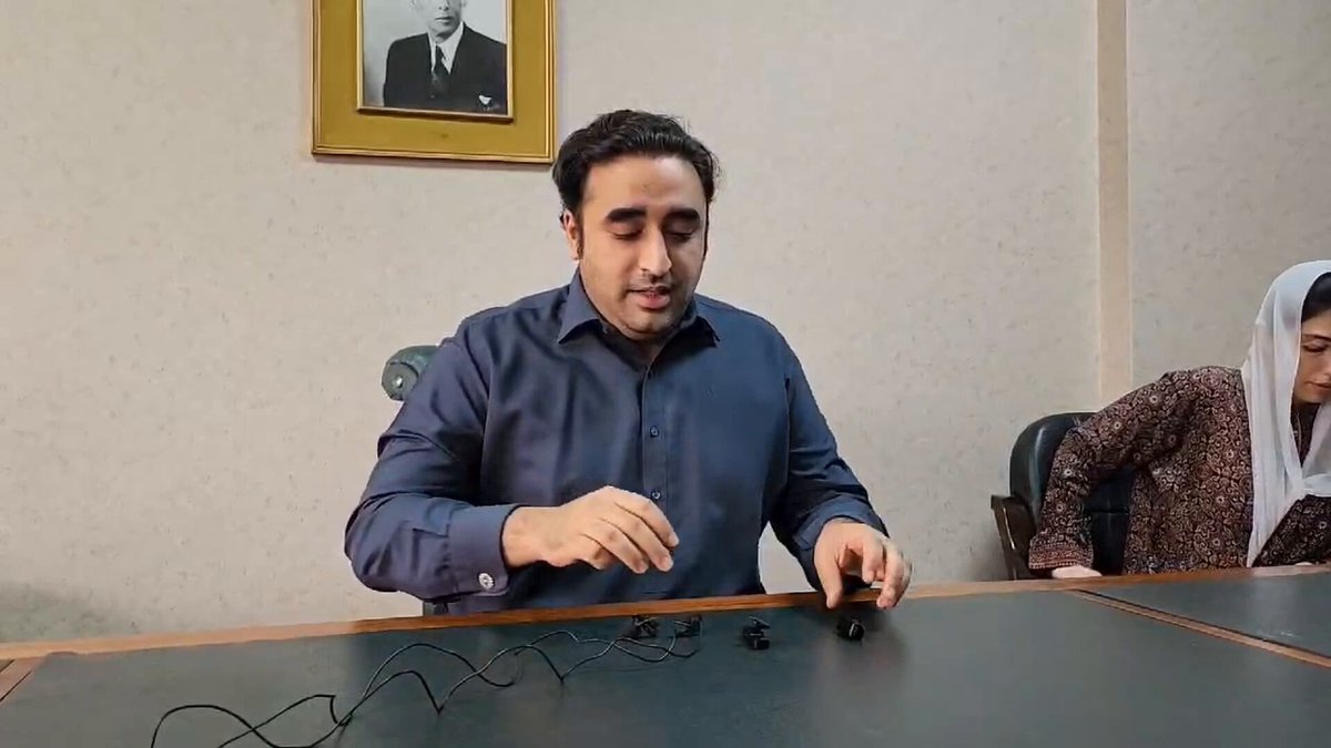 "صدر آصف علی زرداری کی کل کی تقریر پاکستان اور وقت کی ضرورت ہے کہ ہم آپس کے اختلافات کو بھلا کر ملک اور عوام کے بارے میں سوچیں." چیئرمین پاکستان پیپلز پارٹی بلاول بھٹو زرداری Bilawal Bhutto Zardari