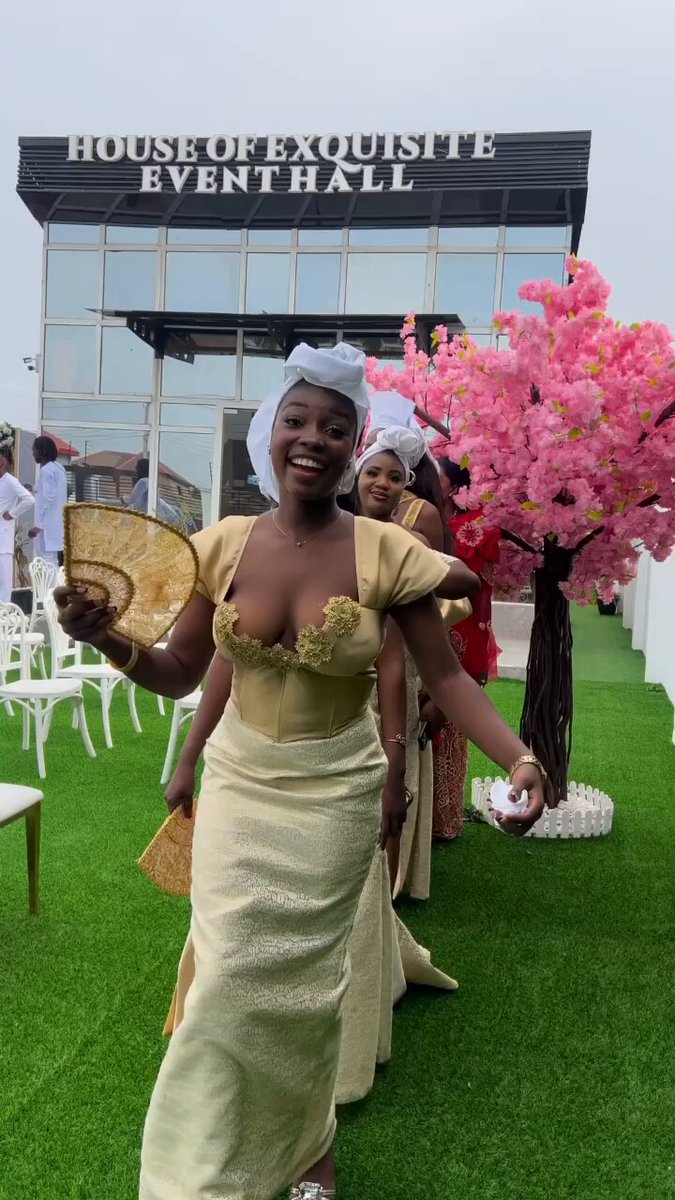 Just wait for the bride 😭😭😭😩