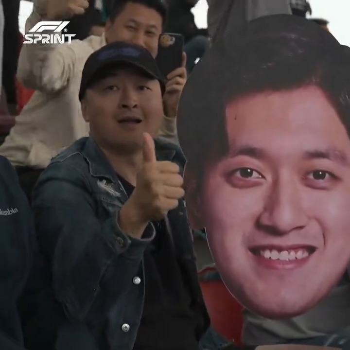 Just listen to the roar! 🤩 When 周冠宇 | Zhou Guanyu 🇨🇳 got through to SQ3 the crowd showed their appreciation 👏 👏 #F1Sprint #ChineseGP
