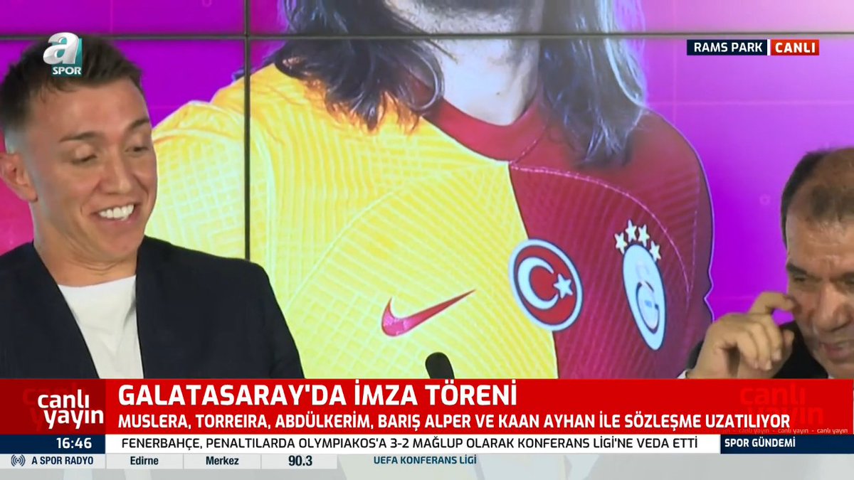 Başkanımız Dursun Özbek, Fernando Muslera'nın imza töreninde duygusal anlar yaşadı...