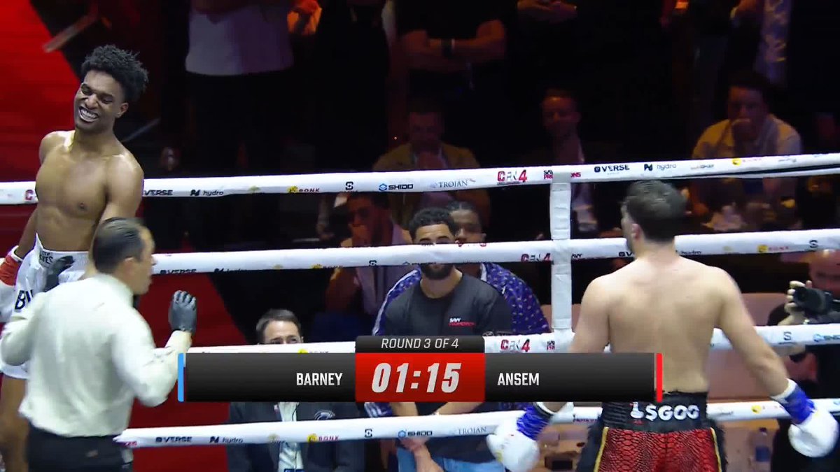 The referee STOPS barneytheboi and Ansem half way though the third round #️⃣ #CFN4 🥊 Ansem vs. Barney 👊 LIVE NOW 📺 Shuffle.com myco @FiteTV