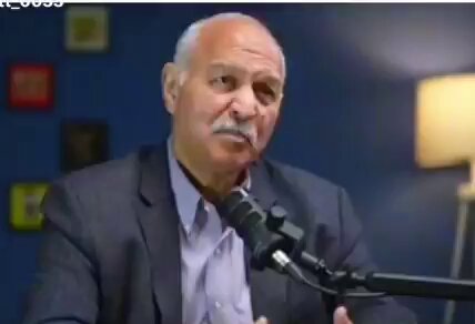 تحریک انصاف کا جلسہ ہوتا سب سے پہلے قومی ترانہ لگتا پھر قائد اعظم کا ذکر ہوتا یہ وفاق کیلئے بہت اچھا۔ تحریک انصاف تو پورے پاکستان کی بات کرتی ہے اس نے لسانی بنیادوں پے سیاست نہیں کی۔ مشاہد حسین سید