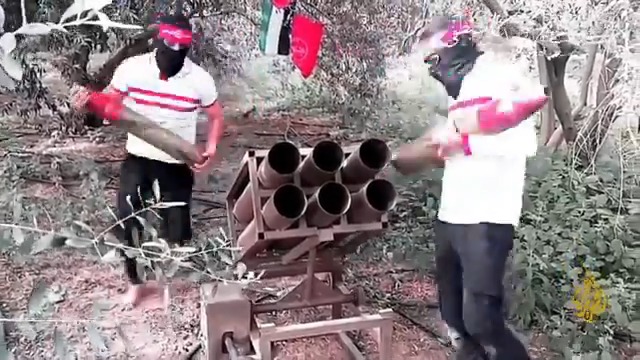 كتـ.ـائب الشهيد أبـ.ـوعلي مصطفى، الجناح العسكري للجبهة الشعبية لتحرير فلسطين، تبث مشاهد لما قالت إنه استهداف الوحدة الصاروخية لقوات الاحتلال شرق المحافظة الوسطى بقطاع غزة ردًا على جرائم الاحتلال بحق الفلسطينيين