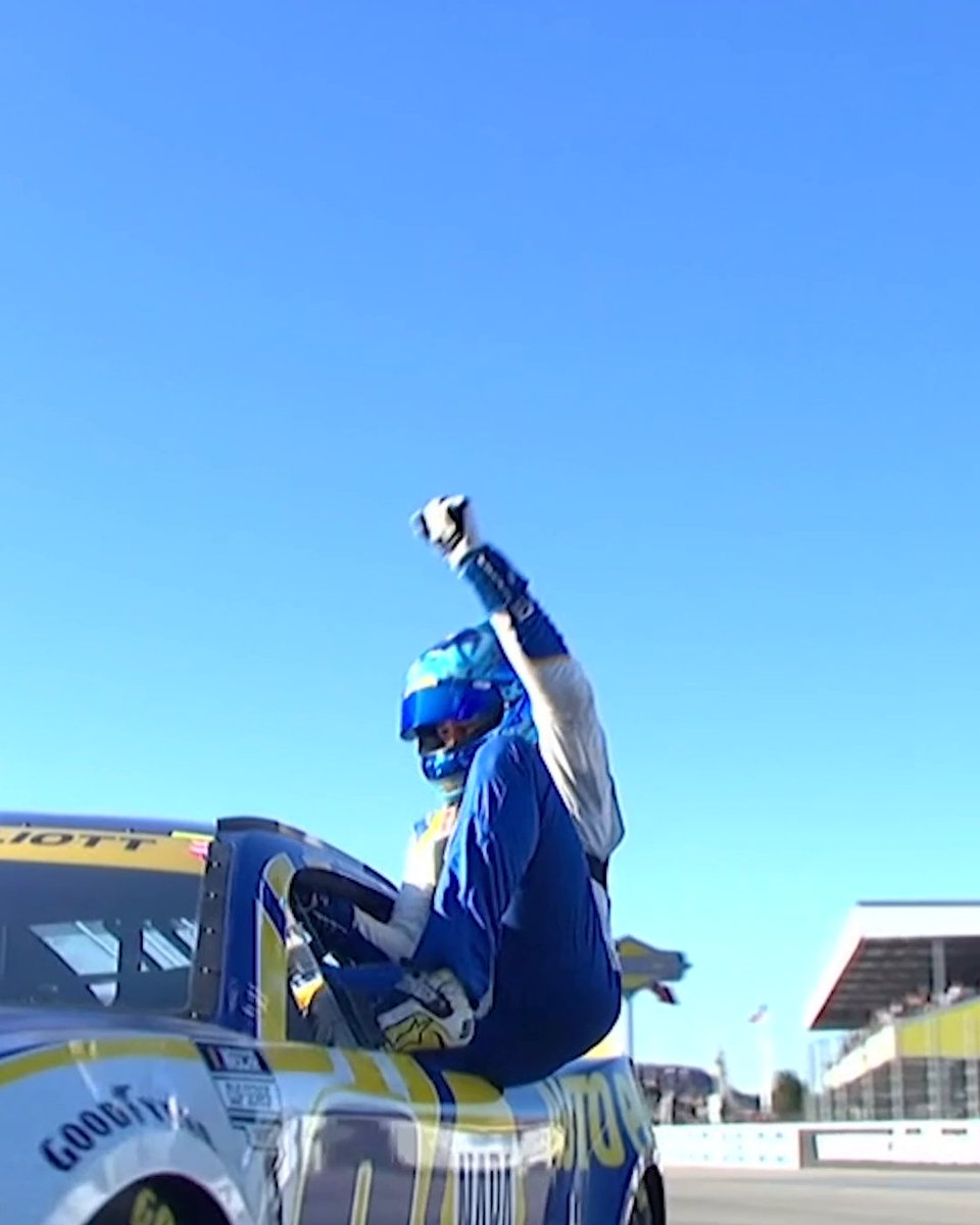 A crowd as loud as a si-reen! 🔊 Chase Elliott | Talladega Superspeedway