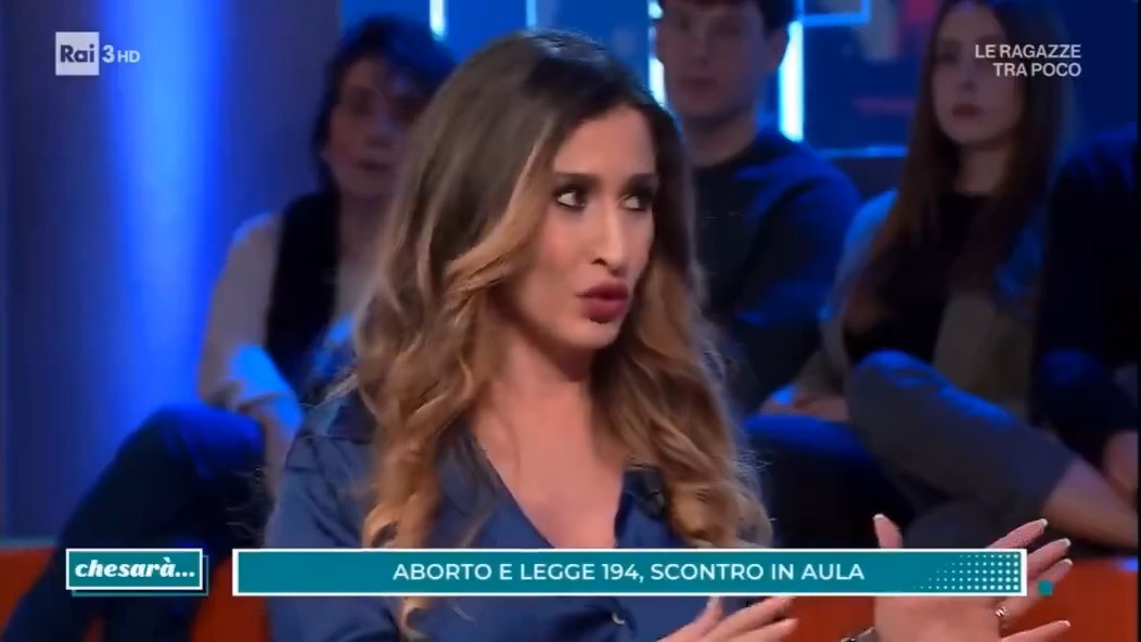 Boccia (vicedirettrice Tg1) sull'aborto: "Si scambia un delitto per un diritto" Poi cita Madre Teresa di Calcutta. Padre Maronno era impegnato #chesara