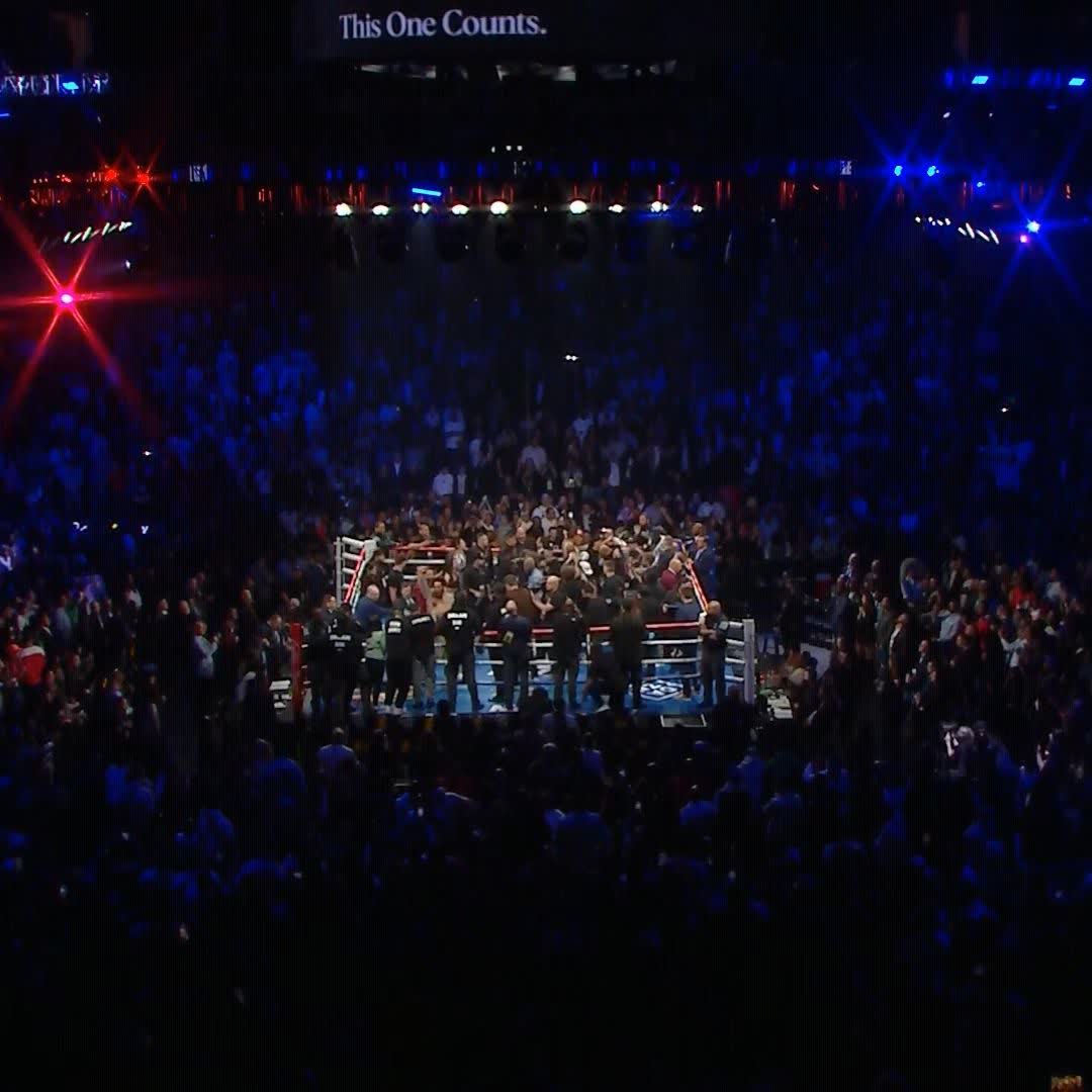 With 3 knockdowns, Garcia gets it on the scorecards via MD! 112-112, 114-110, 115-109. #HaneyGarcia | DAZN Boxing