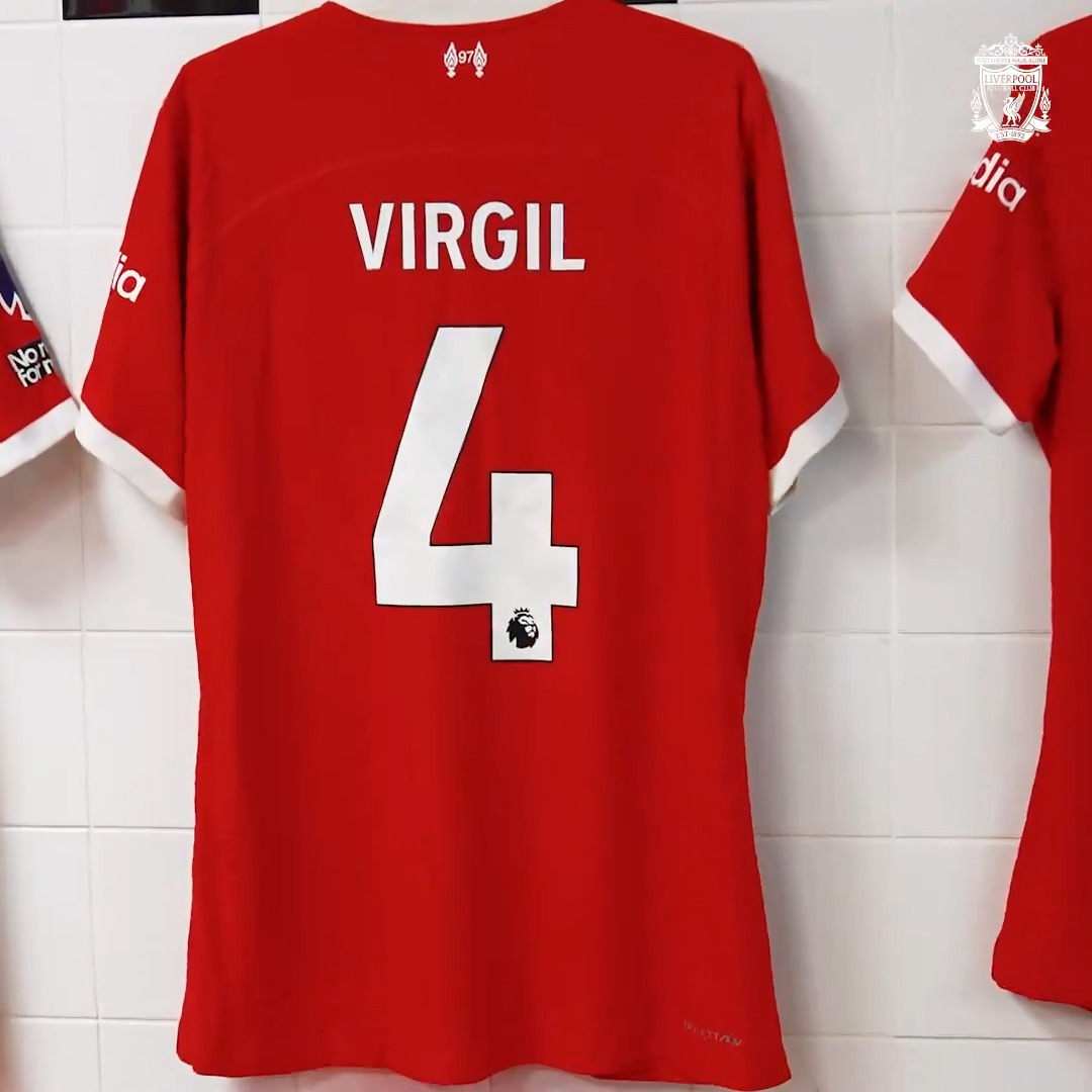 Inside the away dressing room 🔴