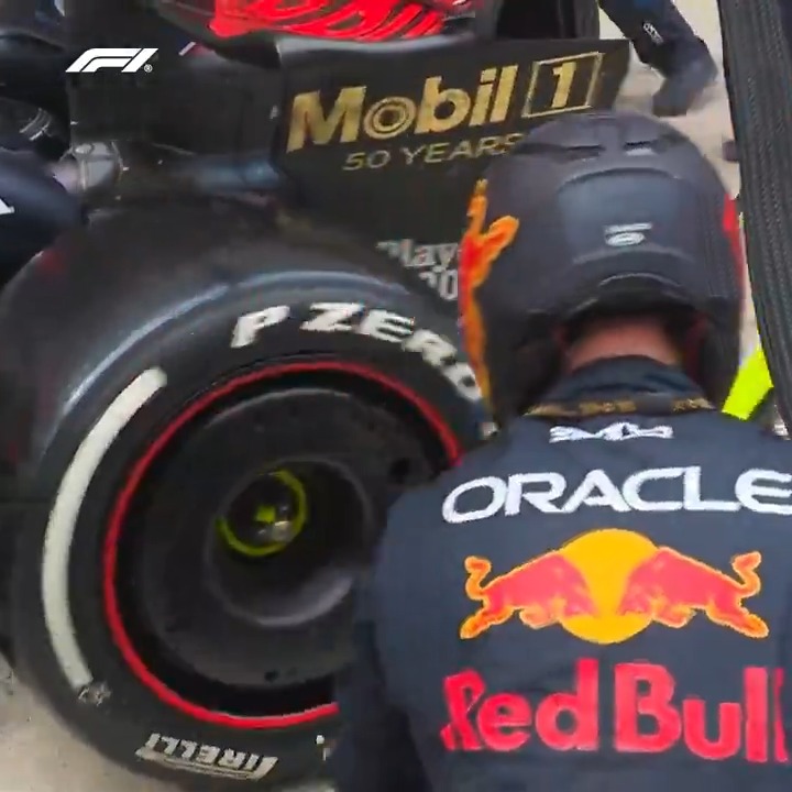 Best double stack ever? 🤔⏱️ #F1 || #ChineseGP 🇨🇳