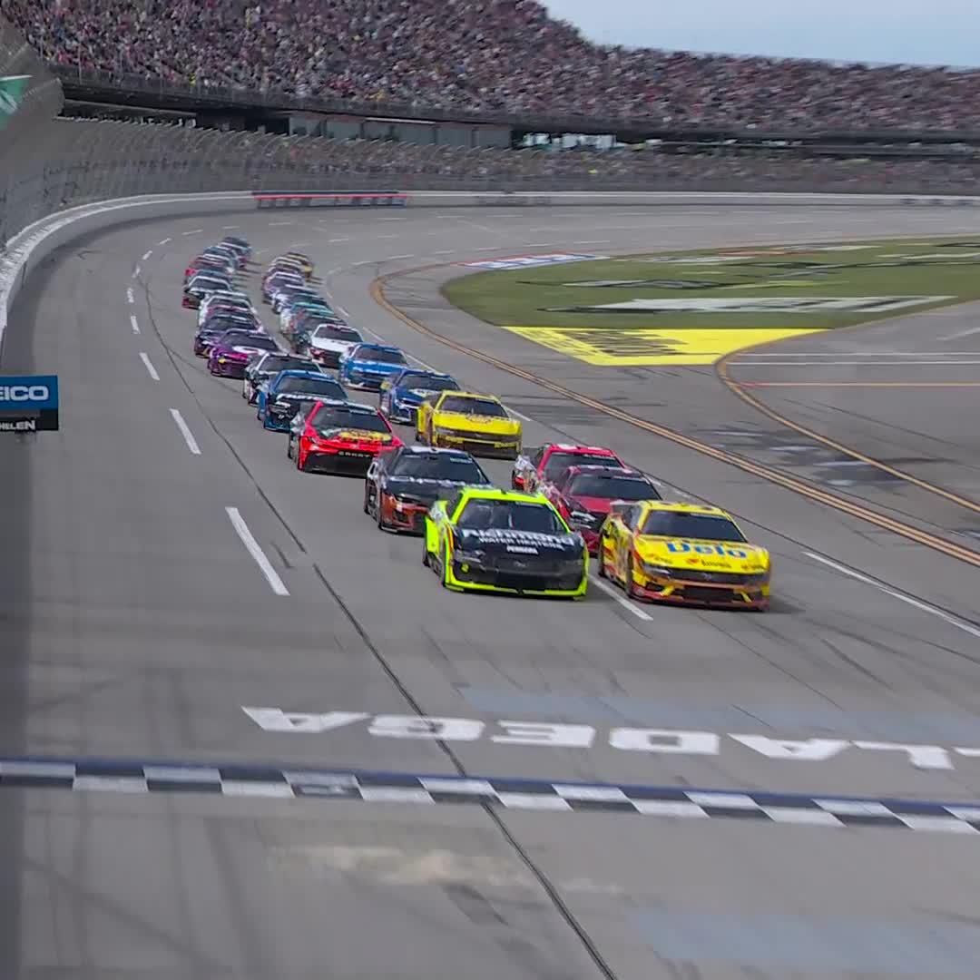 There's nothing quite like Talladega Superspeedway! The #GEICO500 is underway on FOX!