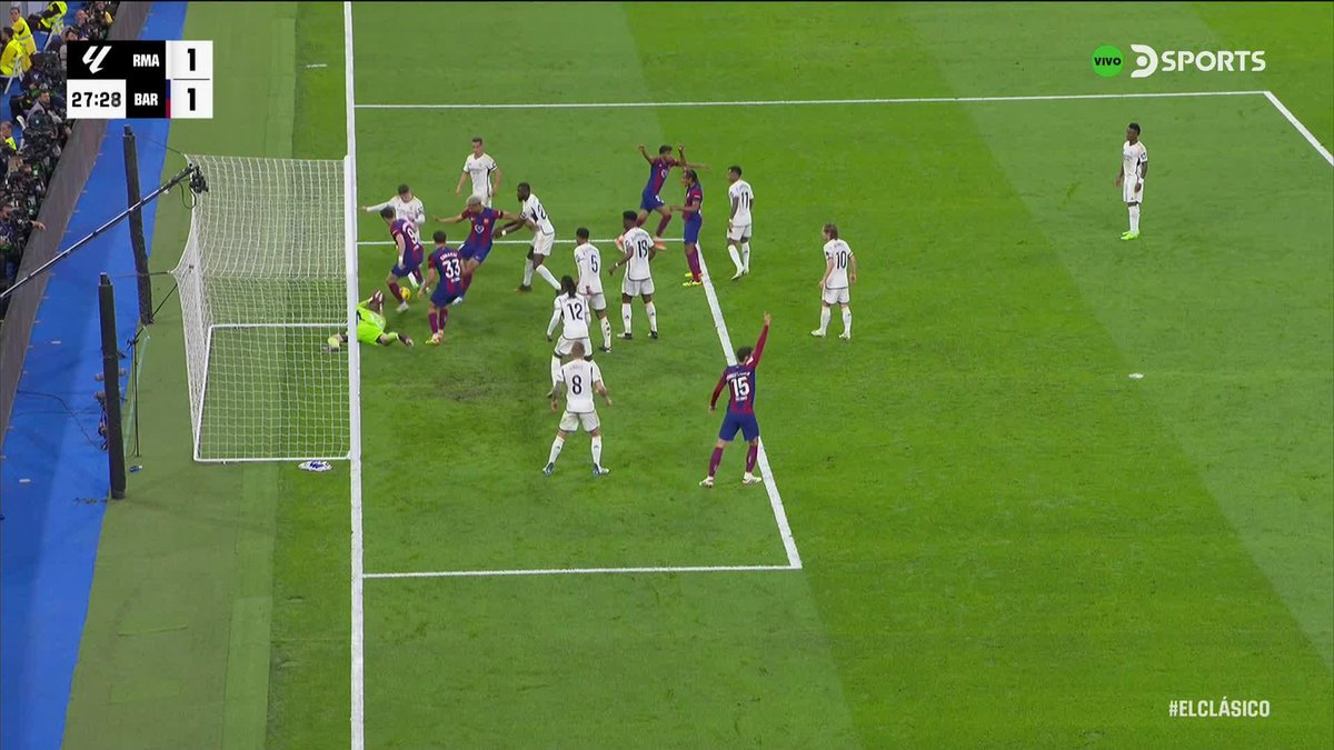UFFFFF, ¿entró o no entró? 🧐 Real Madrid y Barcelona están 1-1. #LaLigaEnDSPORTS 🏆 #ElClásico se juega EN EXCLUSIVA por DIRECTV y #DGO. ▶ Suscribite en