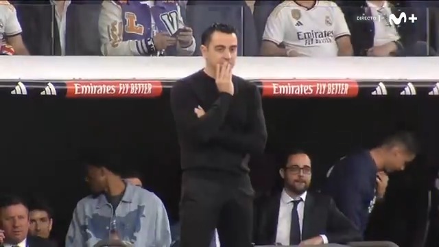 ''Xavi, quédate. Xavi, quédate''. El cántico del Bernabéu. #DeportePlus