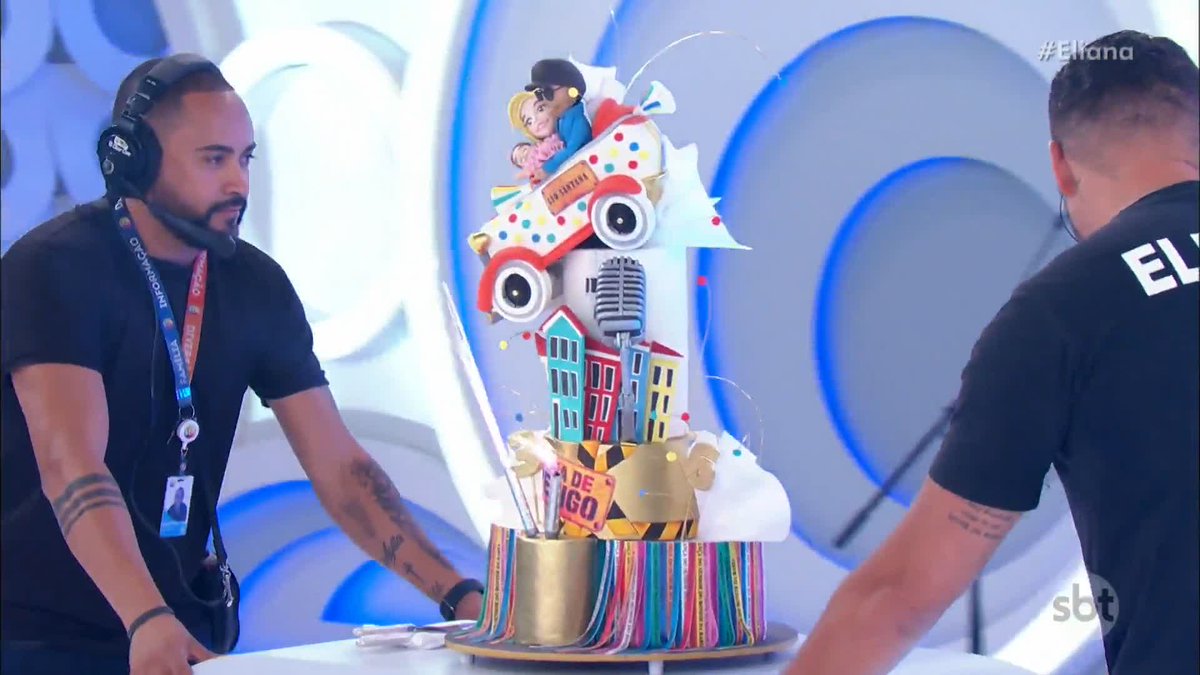 Amanhã é aniversário do Léo Santana, mas o #Eliana separou um bolo para celebrar hoje 🤩🤩