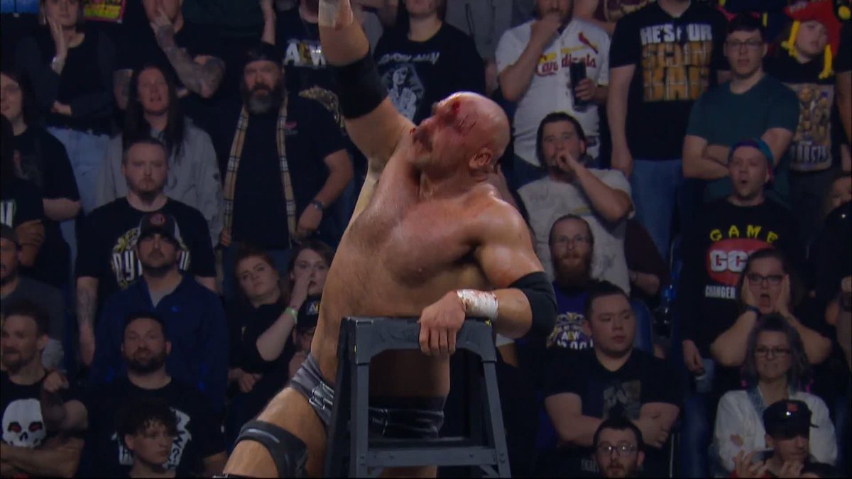 WHAT THE HELL IS JACK PERRY DOING HERE?! Jack Perry | @daxftr | @cashwheelerFTR | @YoungBucks Order #AEWDynasty on PPV right now! 🇺🇸: 🌐: