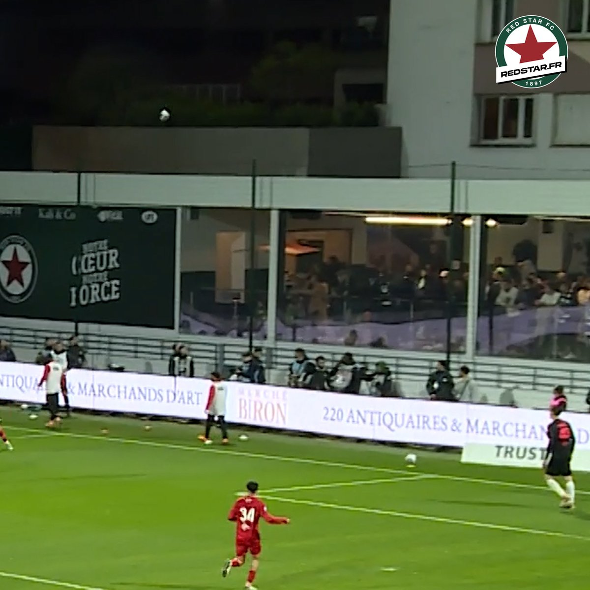 La lucarne de BA🪟ER 😂 #LeRedStarEnLigue2 #LaLigue2àBauer