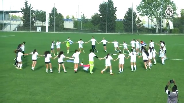 Victoria ✅ Ascenso a Primera Federación ✅ Campeonas de Liga ✅ Celebración por todo lo alto ✅