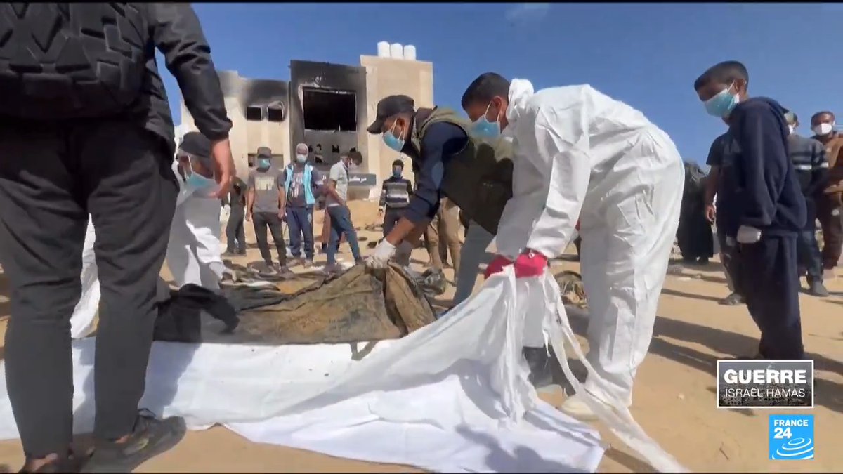 🇵🇸 L’horreur des fosses communes remplies de palestiniens assassinés par l’armée israélienne. En France certains continuent à nier l’évidence. Ils ne sont plus qu’une poignée. Mais tant de bruit sort de leur bouche, et quelle honte pour le pays !