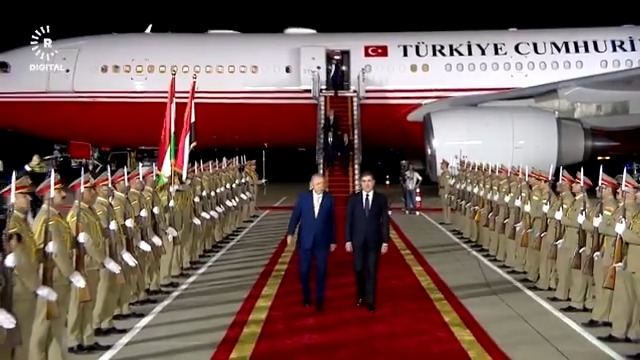 Başkan Neçirvan Barzani, Kürdistan Bölgesi'ne gelen Türkiye Cumhurbaşkanı Recep Tayyip Erdoğan'ı karşıladı