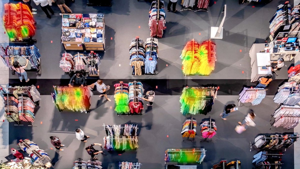 For retailers, #5G sensors can help transform your customers’ shopping experience. These smart sensors gather heat mapping data, giving a clear picture of what's hot on your shelves, allowing you to optimize retail strategy &amp; maximize sales. Read more: