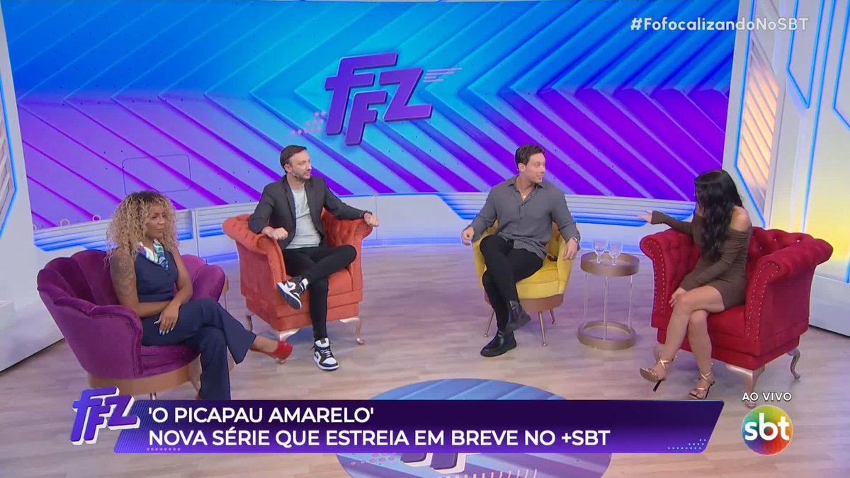 AGORA! 💣 Veja o momento em que a TV Aratu chega na barraca da Mani! #FofocalizandoNoSBT
