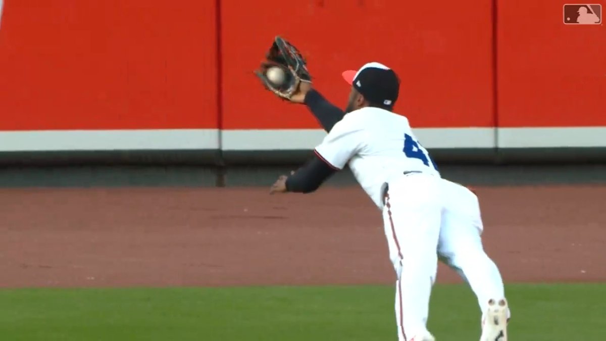 Cedric Mullins lays out to make the @Chevrolet Electric Play of the Week!