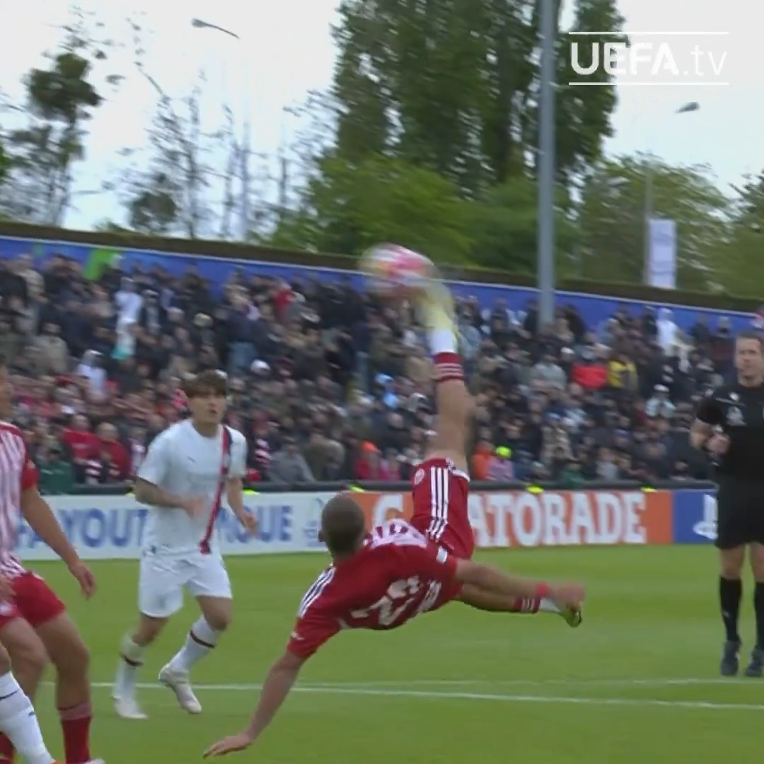 The best goal you'll see today 🤤 Bakoulas 🚲 Olympiacos FC | #UYL