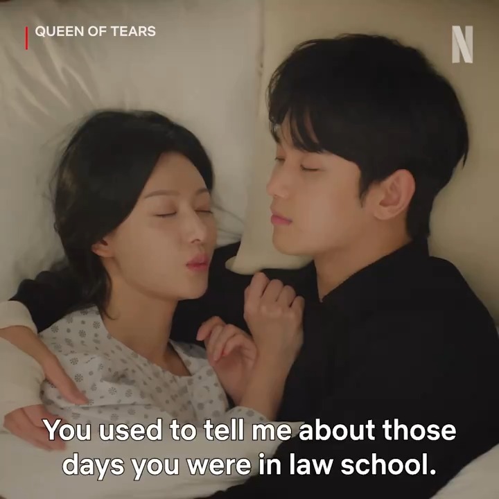 Hyun-woo: Remember only the important parts Hae-in: Baek Hyun-woo…Baek Hyun-woo…Baek Hyun-woo… #QueenofTears #QueenofTearsEp14 #눈물의여왕 #KimSooHyun #KimJiWon #HyunWoo #BaekHyunWoo #HaeIn #HongHaeIn #KDrama #Netflix