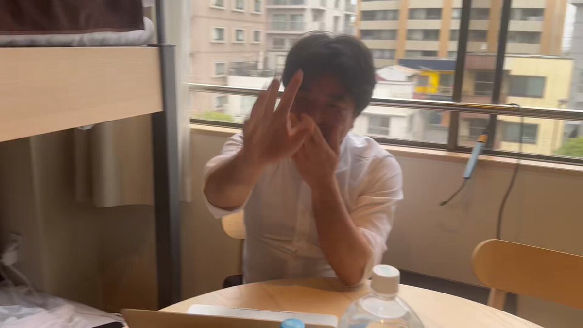 黒川さんの彼女の外山まきさんが選挙の手伝いに一回も来ないので黒川さんはポリアモリーなので別彼女探しにキャバクラ行きます💢 キャバクラキャバクラいき〜ほ〜うだい♪ 選挙って楽しいな〜www #東京15区補欠選挙 ＠democracymonst ＠ToyamaMaki ＠nemoto_ryosuke2