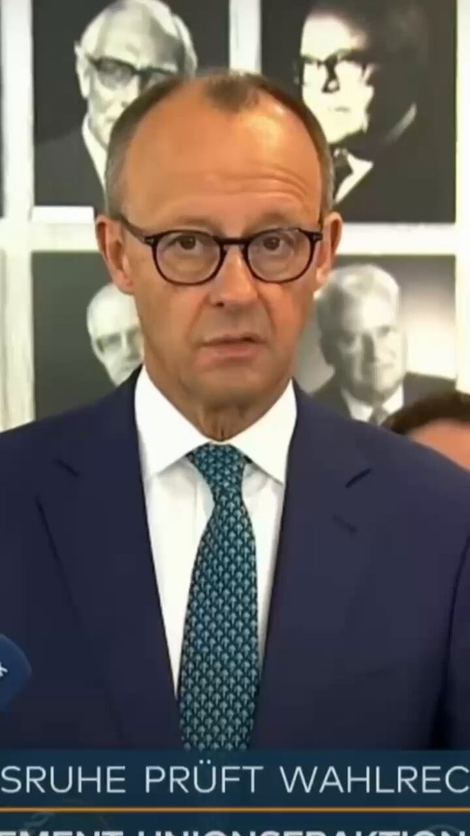 „Wir sind uns mit der #Bundesregierung einig, dass der Bundestag kleiner werden muss. Aber das #Wahlrecht der #Ampel verletzt in grober Weise die Chancengleichheit der politischen Parteien im Bundestag. Deswegen klagen wir dagegen in Karlsruhe.“ (tm)