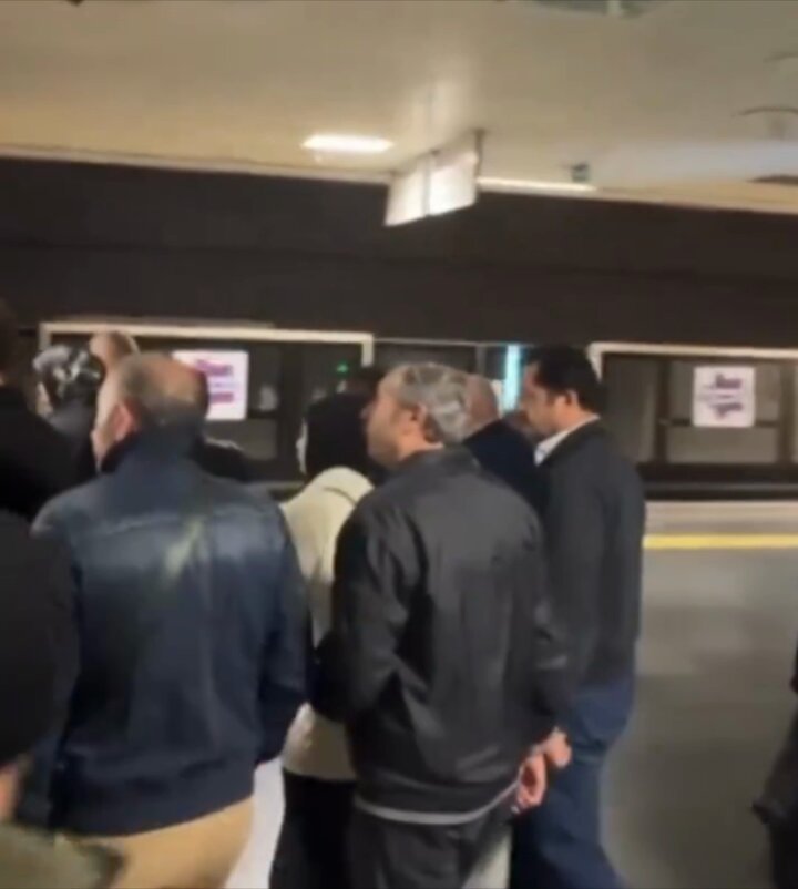 Üsküdar-Samandıra Metro Hattı'nda dün sabah meydana gelen arıza 27 saattir giderilemedi.