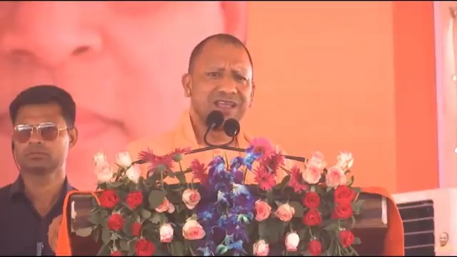डॉ. मनमोहन सिंह जी जब प्रधानमंत्री थे, तब उन्होंने कहा था कि देश के संसाधनों पर पहला अधिकार मुसलमानों का है, तो हमारा दलित कहां जाएगा, पिछड़ा कहां जाएगा! कांग्रेस और उसके सहयोगी दलों ने देश के साथ गद्दारी की है...
