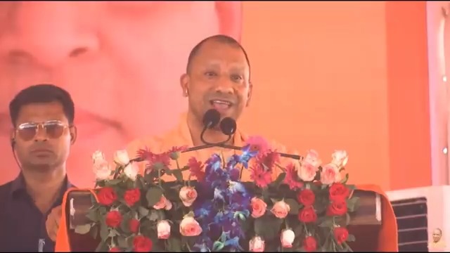 रहेंगे भारत में, खाएंगे भारत में, और भारत माता की जय-जयकार नहीं करेंगे, यह कैसे चल सकता है! क्या आप स्वीकार करेंगे?