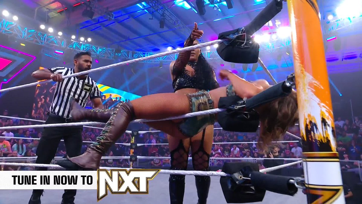 😮‍💨😮‍💨😮‍💨 𝙹 is taking it to Fallon Henley! #NXTSpringBreakin