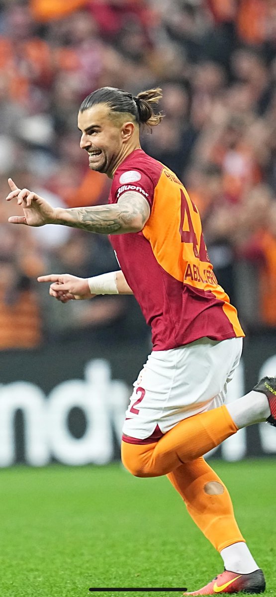 Hakim'in nefis ortasını gole çevirdi! ⚽️ Golcü stoper: Abdülkerim Bardakcı 🦾