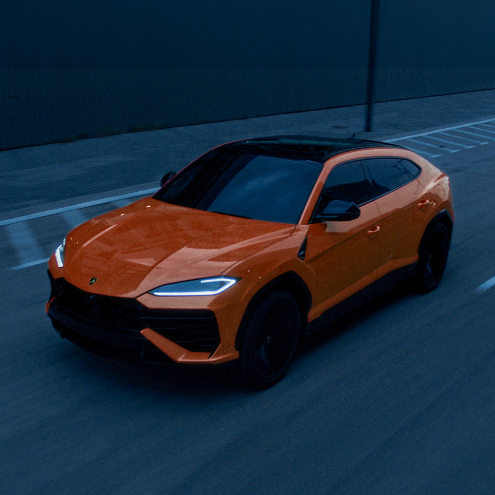 If the game is intense with just one heart, imagine it with two. Introducing Urus SE, our world’s fastest plug-in hybrid Super SUV with a maximum speed of 312 km/h. #Lamborghini CO2 Emission and Fuel consumption Combined: