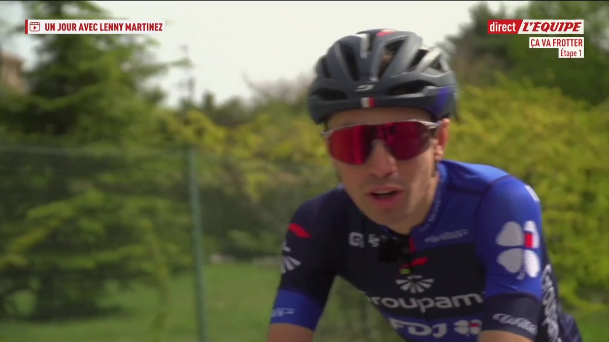 « Mon père était un peu mon conseiller, il me donnait des bons conseils pour les tactiques de course, les entraînements... » On a suivi Lenny Martinez pendant une journée d'entraînement chez lui, dans le Var : #lequipeVELO