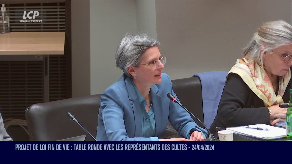 "Moi, j'ai aidé ma mère à mourir. Elle s'est suicidée, et j'étais présente. [...] Qui étais-je pour juger de son état à ce moment-là ?", témoigne Sandrine Rousseau. "Ce qui me choque, ce qui est absent de vos mots, ce sont les souffrances de ces personnes." #DirectAN #FinDeVie