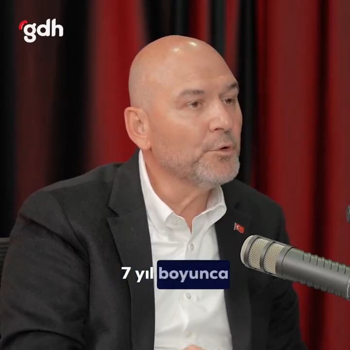 🗣️ Süleyman Soylu: Bu ülkede İçişleri Bakanı olduğum gün uyuşturucudan yılda 941 kişi ölüyordu. Bıraktığım gün 247 kişi ölüyordu. Türkiye 7 yıl boyunca bin elli ton uyuşturucu yakalamış. Bu devletin komple mücadelesinin sonucudur.