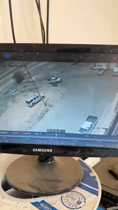 عيال الجن كسروا سيارة المسكين وهم يلعبون !