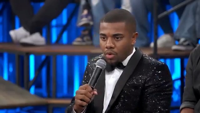 Eu queria saber quem está cuidando dos looks do Davi, só isso.