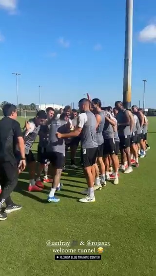 “Menos ganas tiene el paragua, dale paragua”. De Messi a Matías Rojas. 😅🇦🇷🇵🇾