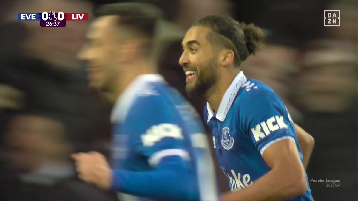 Estoy llorando con esta mierda. Qué cojones es este gol.