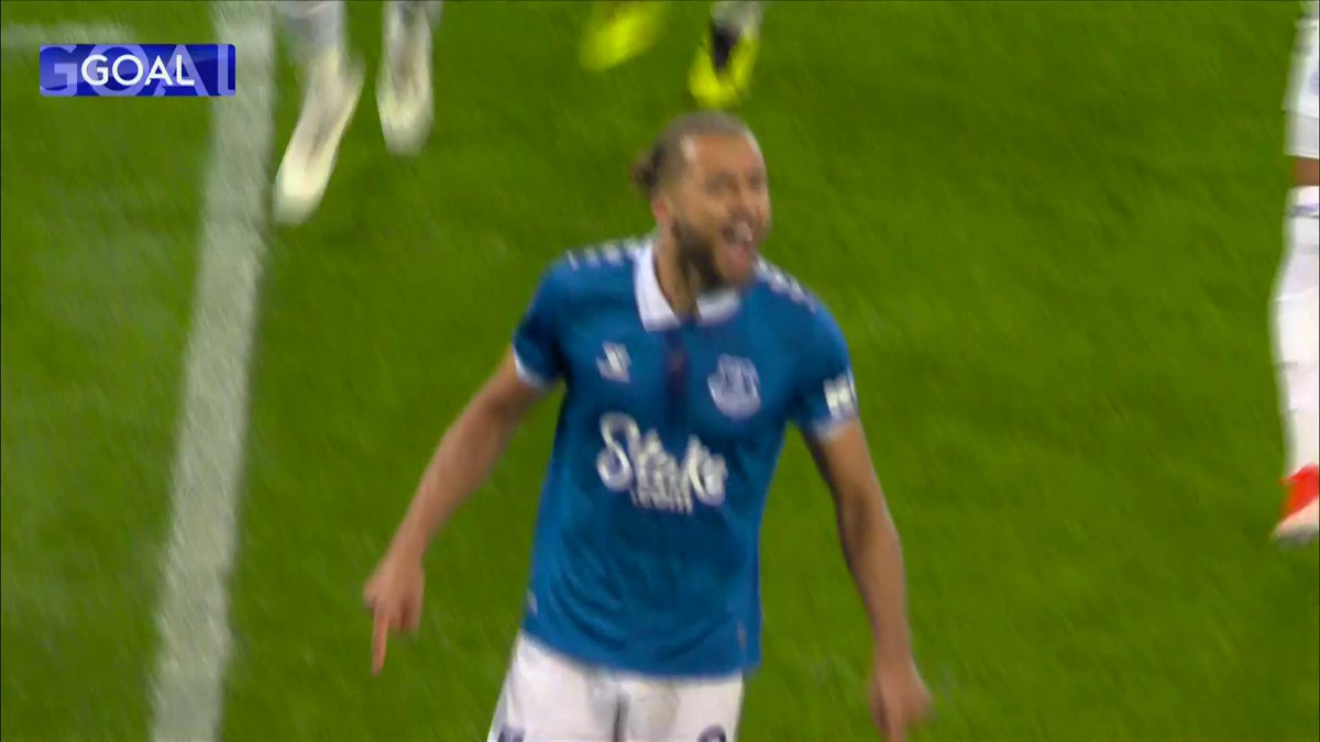 "EVERTON'S NUMBER NINE!" 🔥 What a header, Dominic Calvert-Lewin! ☄️🔵