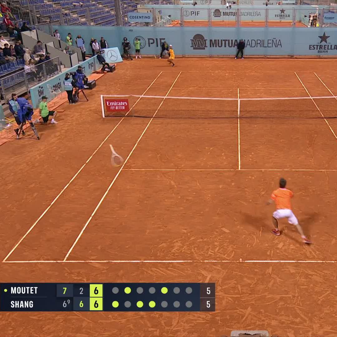 5-5 in the deciding set tiebreak... SCENES!! 🤯 Corentin Moutet #MMOpen