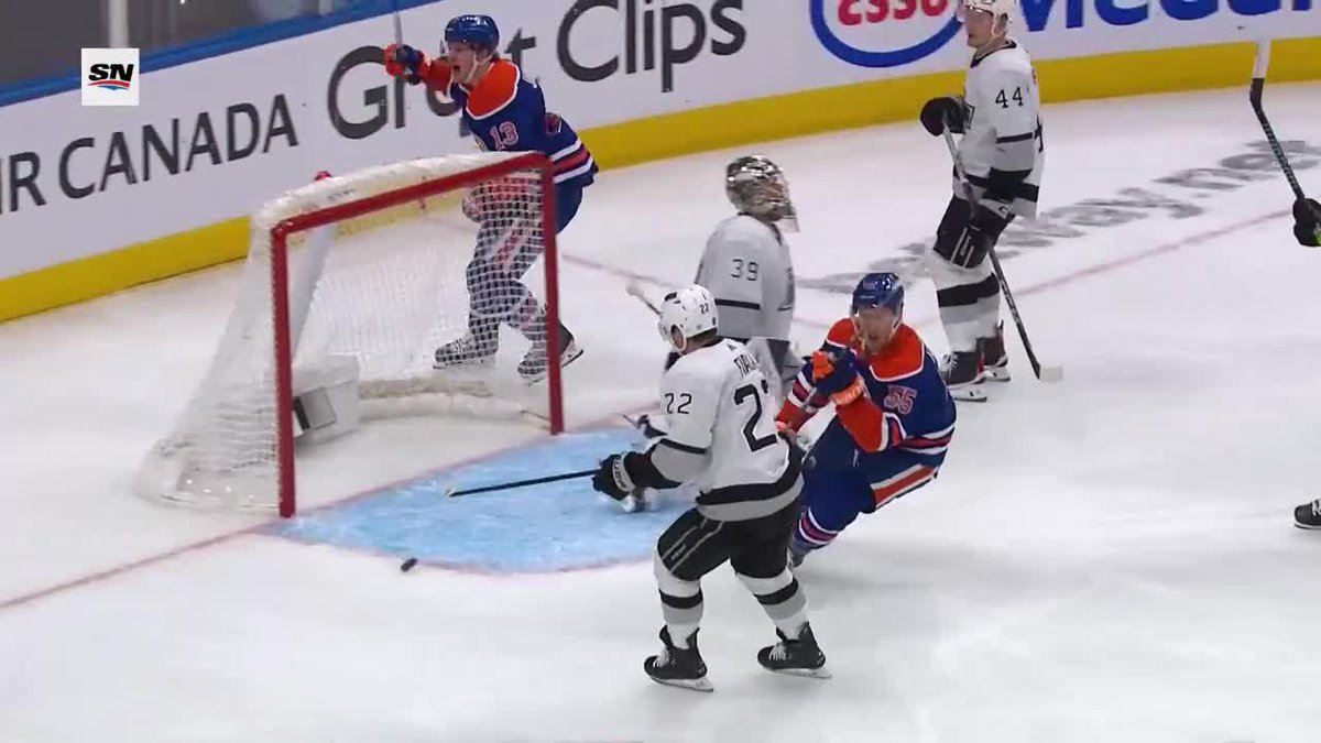 HOLLYWOOD'S FIRST NHL PLAYOFF GOAL 🎞️