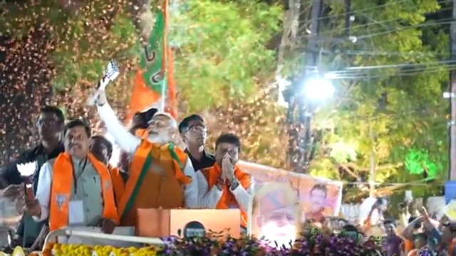 Bhopal and BJP have a special bond, which was clearly seen during yesterday’s roadshow. Here are the highlights.